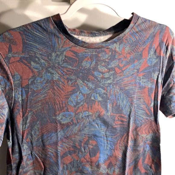 Graphic tee - Picture 2 of 4